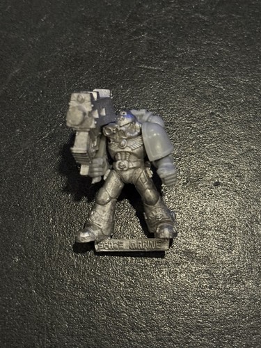 Warhammer 40k space marine - marine, con